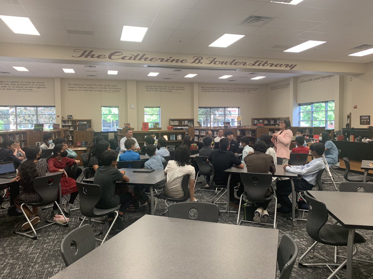 KendraB1908's tweet photo. 7th grade G/T ILA students presented impressive product ideas to business leaders in our community during Shark Tank today! Thanks Mrs. Madden for providing this opportunity! @FowlerFalcons07 https://t.co/gNoH9IARY2