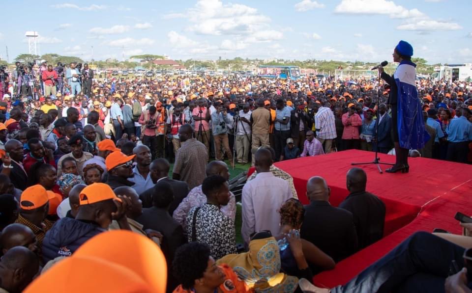 mamangilu's tweet photo. The love for Baba @RailaOdinga in Kajiado is just amazing. No one can stop an idea who’s time has come. https://t.co/FUuGIUAMVa