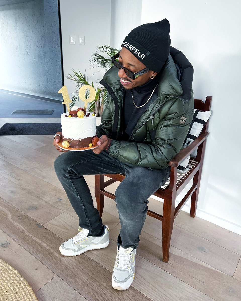 Teabag_Moleya's tweet image. 10 year sobriety milestone. Ten yrs of being free from alcohol and substance abuse. The journey of recovery is a lifelong commitment. Everyday I wake up and pray, ‘thank you GOD I’m awake and thank you that I’m clean, help me make the right decisions today’.