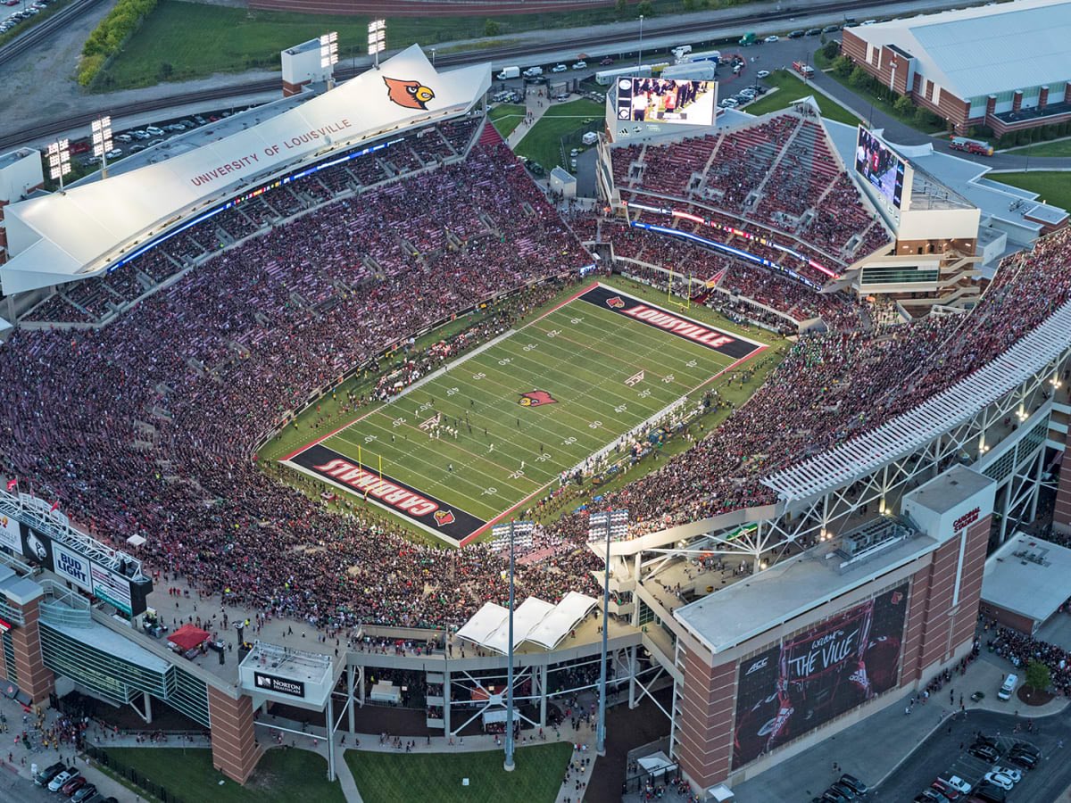 Blessed to receive an offer from the University of Louisville ! <a href="/wcsPHScr/">Charles Rathbone</a> <a href="/CoachCardwell_/">𝑪𝒐𝒂𝒄𝒉 𝑵𝒊𝒄 𝑪𝒂𝒓𝒅𝒘𝒆𝒍𝒍</a> #GoCards