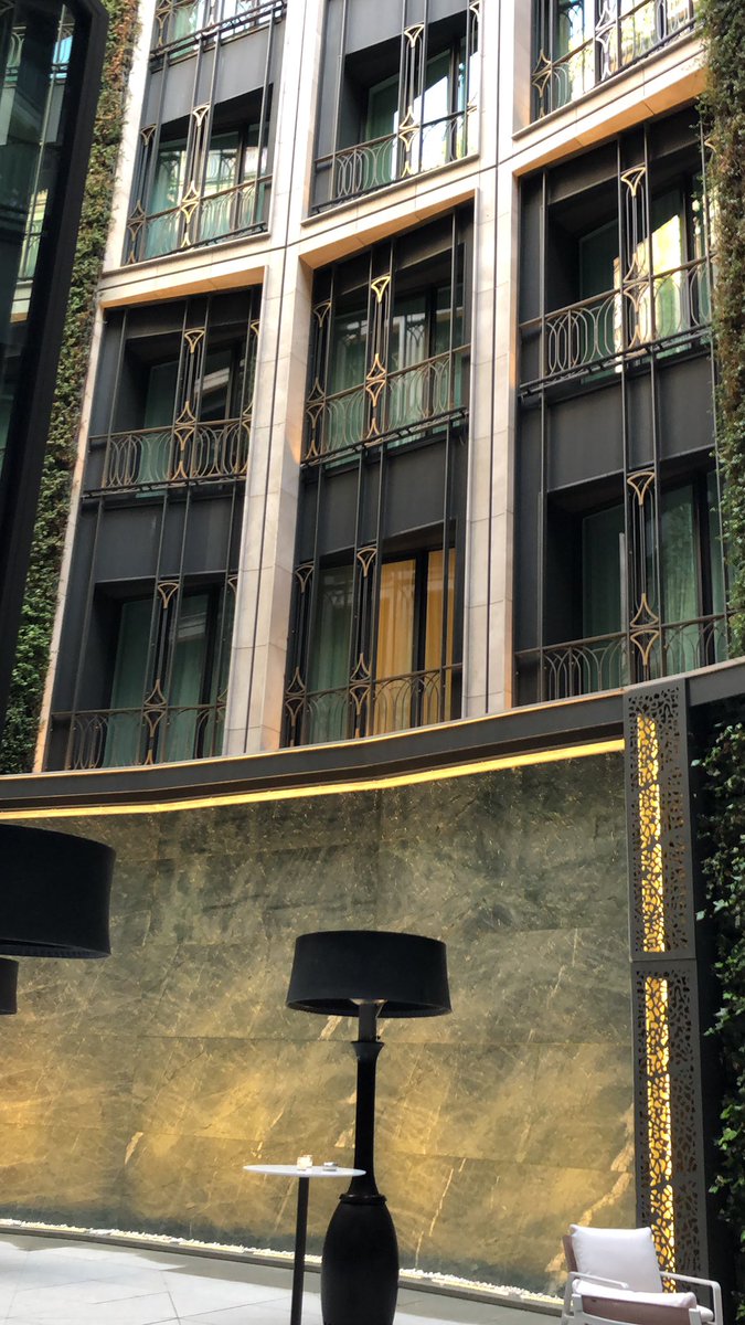 Aplus GastroMarketing 🍳 (@aplusmk) on Twitter photo Maravilloso lugar el que nos ofrece <a href="/FSHotelMadrid/">Four Seasons Hotel Madrid</a> y maravilloso atardecer en Madrid. No podíamos pedir un escenario mejor.
#gastrorevolucionarios | #PremiosCubi 🏆 Maravilloso lugar el que nos ofrece <a href="/FSHotelMadrid/">Four Seasons Hotel Madrid</a> y maravilloso atardecer en Madrid. No podíamos pedir un escenario mejor.
#gastrorevolucionarios | #PremiosCubi 🏆