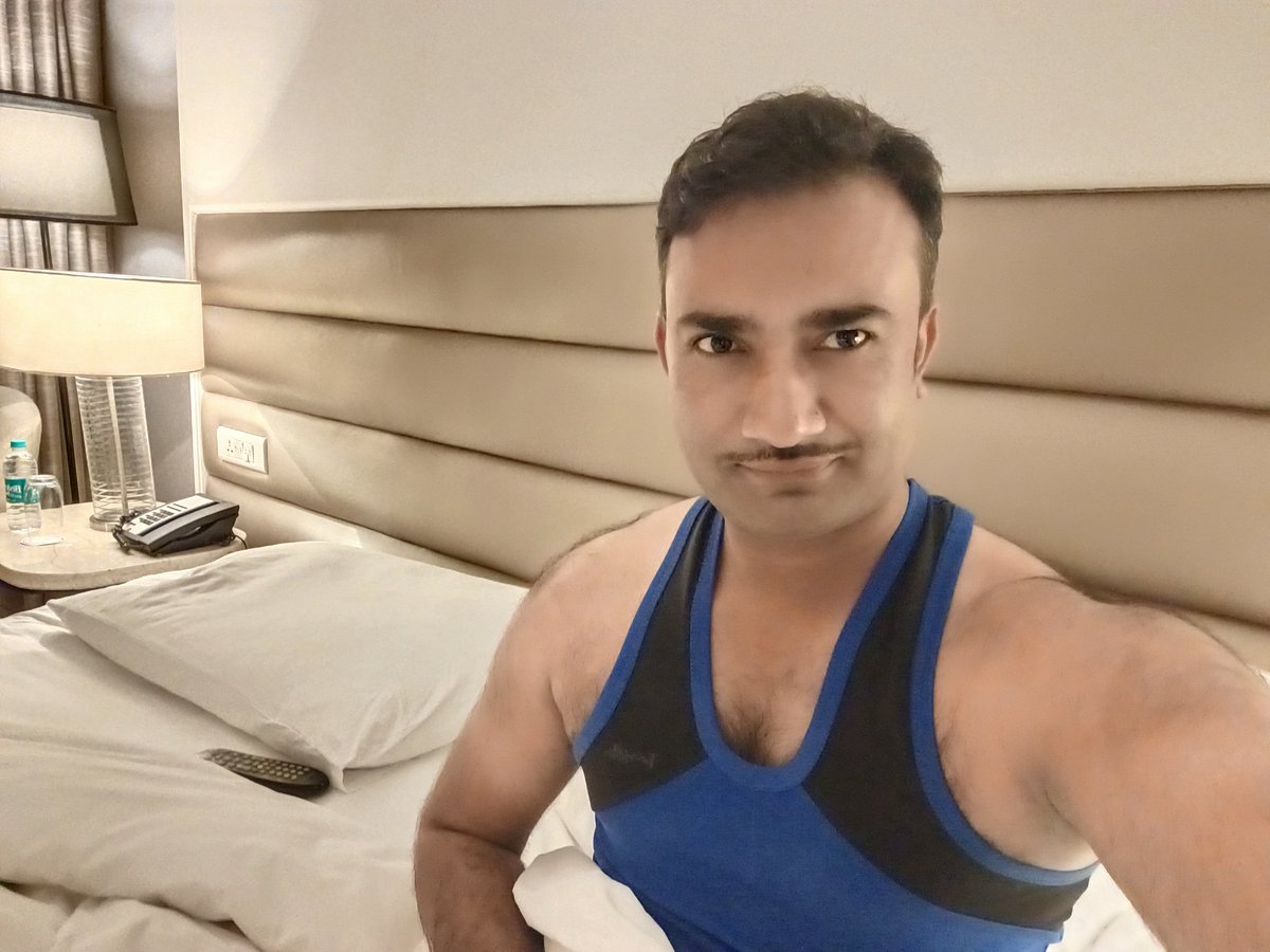 SikanderTheGre3's tweet photo. स्वस्थ शरीर में ही स्वस्थ मन का निवास है
आपका स्वास्थ्य अच्छा है तो सब अच्छा है
जरा सी समझदारी आपके लाखों बिमारी का खर्च बचा सकती है। https://t.co/iGGU1Es5qs