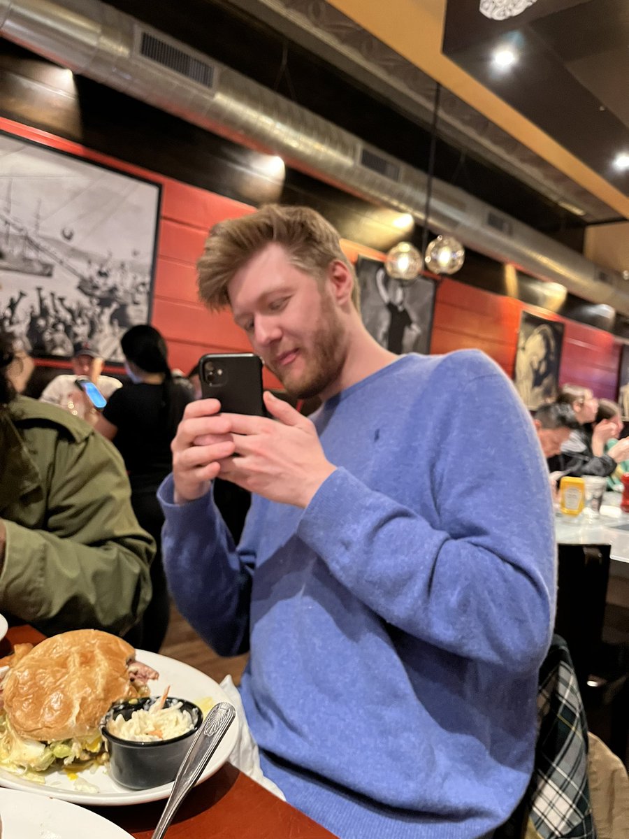 AnnoyingDroid's tweet image. needed this weekend. saw a lot of people I haven't seen in a while and met a lot of people for the first time irl. love all yall to death and thanks for the awesome vacation 💚