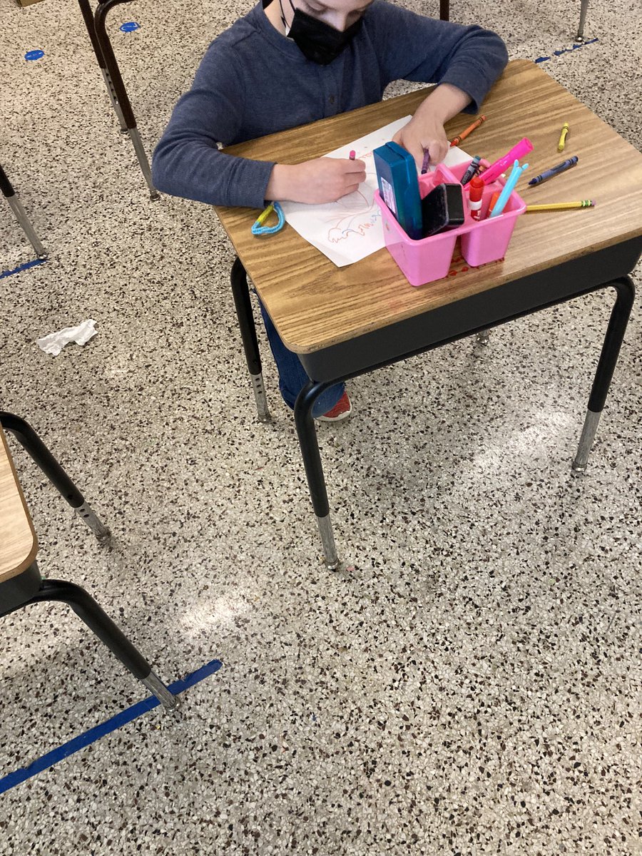 mtruslow_'s tweet photo. 5th grade #SCOPESquad learned about the brain today to get ready for our brain dissection tomorrow! Then we practiced “drawing music” like people with synesthesia do 🧠 https://t.co/tdjp7VlsAC