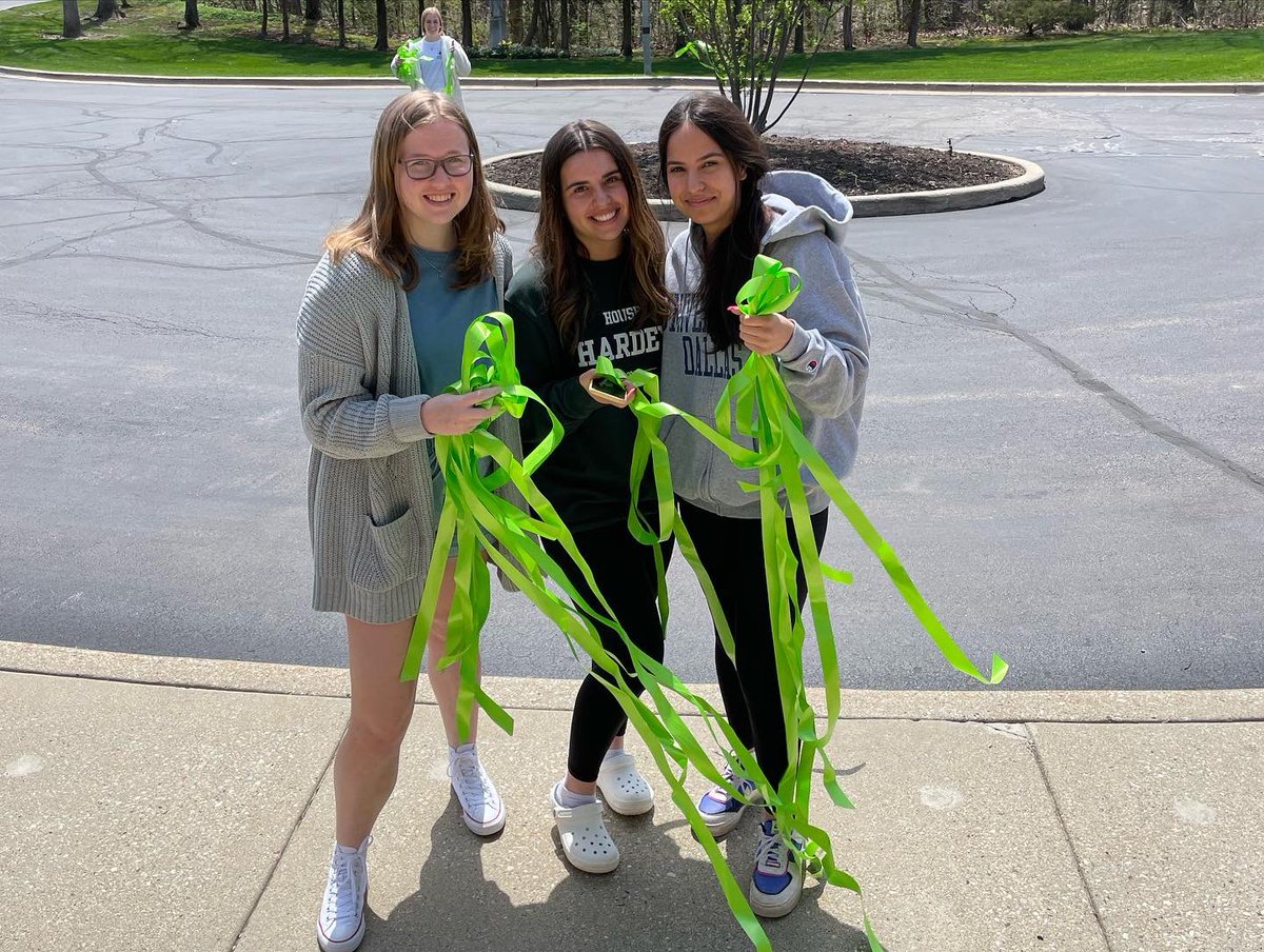 Woodlands1858's tweet photo. It’s Mental Health Awareness Month! Today, in collaboration with Paws for Patrick, our community tied green ribbons around campus to show our support. #wearesacredheart #mentalhealthawareness 💚 https://t.co/SdFylZewR3