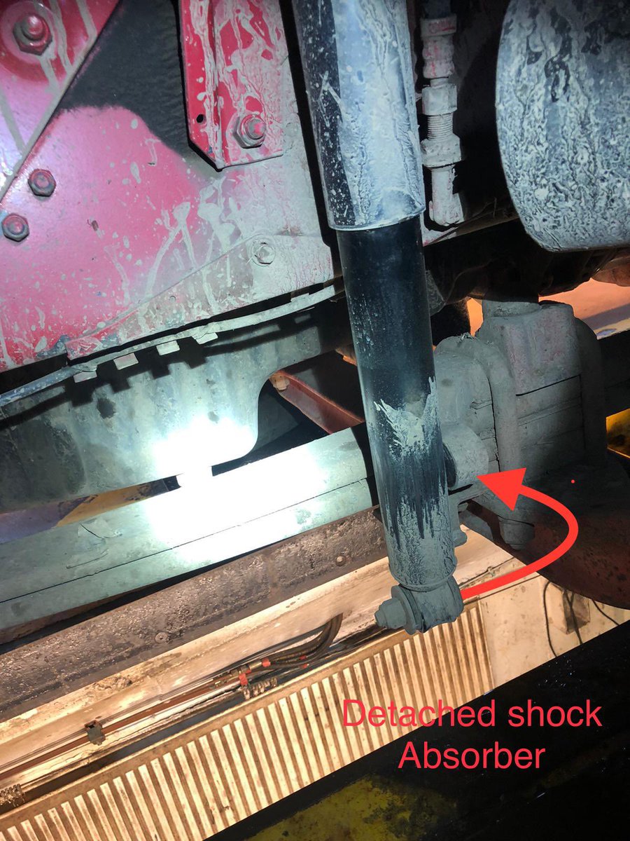 #PartnershipWorking with @SWP_Roads &amp; @SWPSpecials RPU today🤝 

Tackling dangerous vehicles &amp; looking for active #RogueTraders🚔

Some SHOCK-ing defects dealt with, including this detached shock absorber😬

Numerous dangerous vehicles &amp; drivers removed from the road network🚫