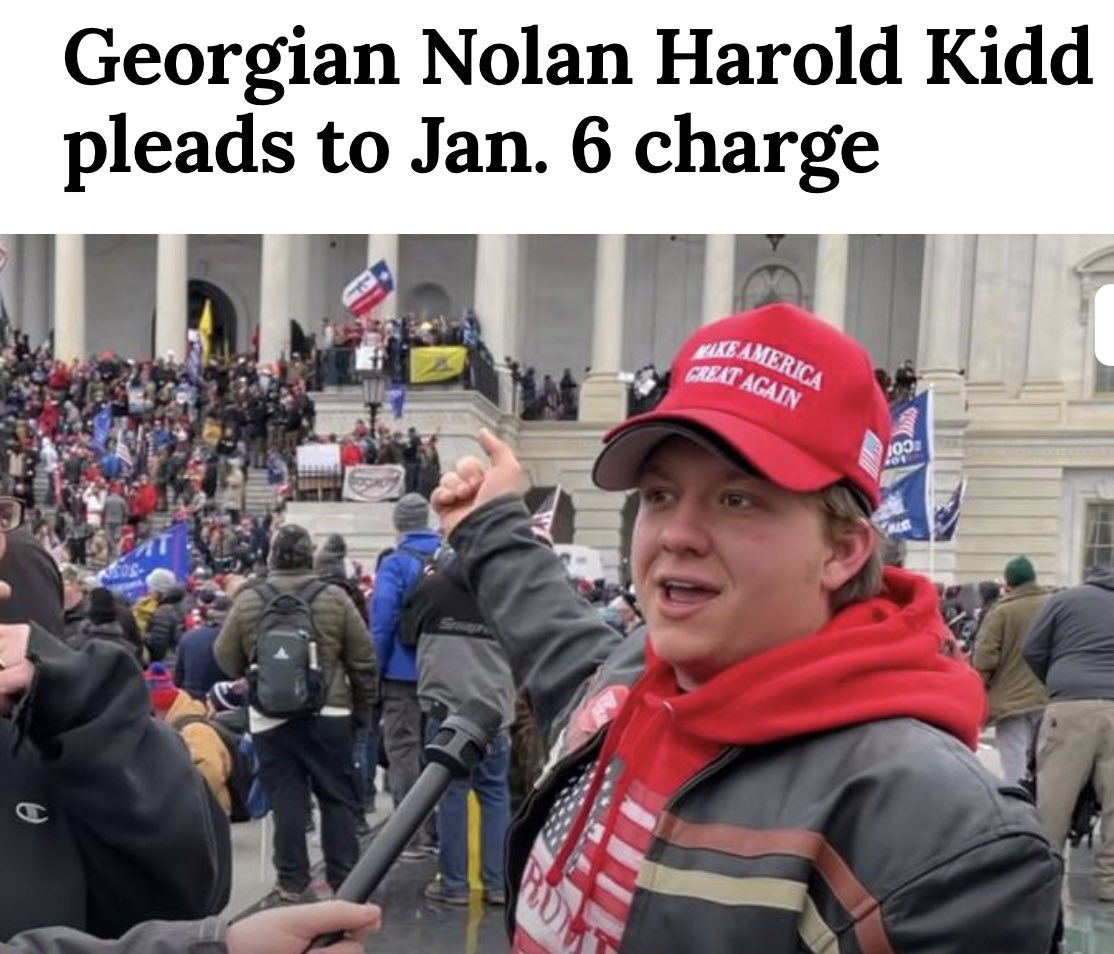 looongleggs's tweet photo. @MacFarlaneNews #LockTheKiddUp  #magapunk https://t.co/kzvh90vl2R