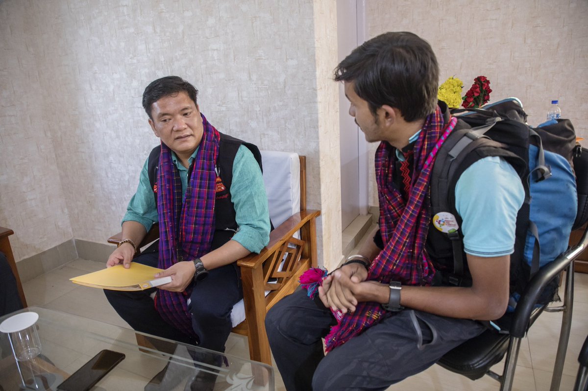 Musafir hoon yaron!

The world throws you surprises &amp; 20-yr-old Rohan Agarwal is one for sure. He has hitch-hiked &amp; walked 40000km(23 states), spreading message on plastic pollution. His final destination is Siberia, 1st Indian to do so. 

Was filled with Josh meeting him today.