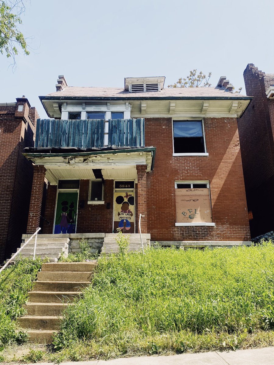 janae_brittney's tweet photo. I think my hometown STL shows the beauty of taken something abandon and turning it into beautiful art. Idk why I love these homes.
Shot on @Apple #iphone11plus https://t.co/0ayh1jmgTm