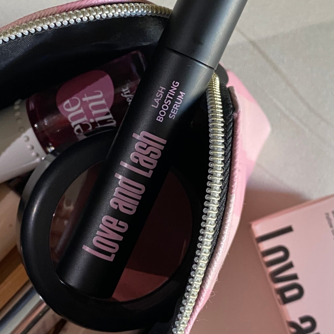 itsLoveAndLash's tweet photo. SPOTTED 👀 Love and Lash is going places ⚡️🥰

Note: we wanted to thank all of our customers for trusting us 💗. Keep sending us your pictures, we love to see them 🤩

#lashgrowthserum #ukbeautybabes #naturallashes #lashlovers #longlashes #ukcosmetics #ukskincare https://t.co/qDXgfVH8RC