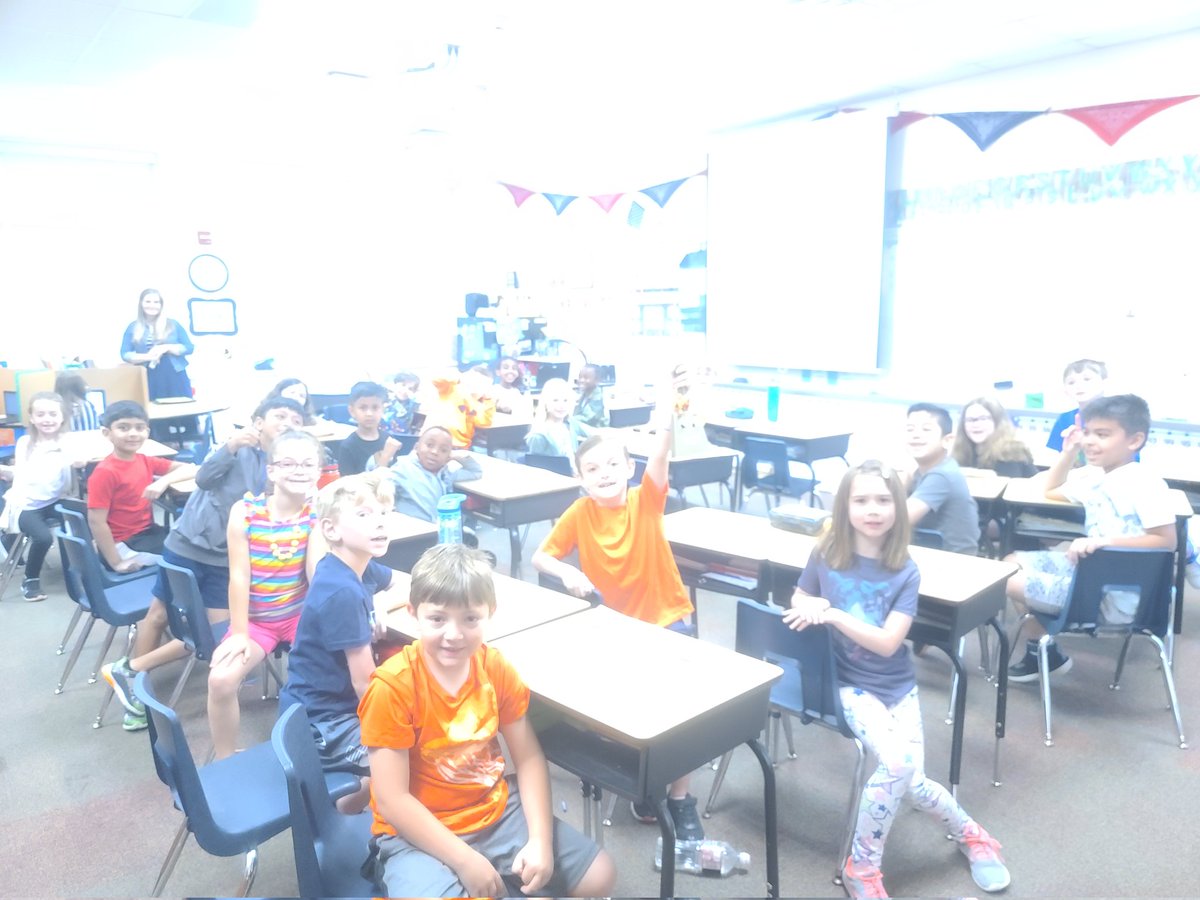 HmeCounselor's tweet photo. Celebrating our Golden Awards 
@HmeCounselor #CardinalsHaveCharacter https://t.co/TTnYJSZTYE