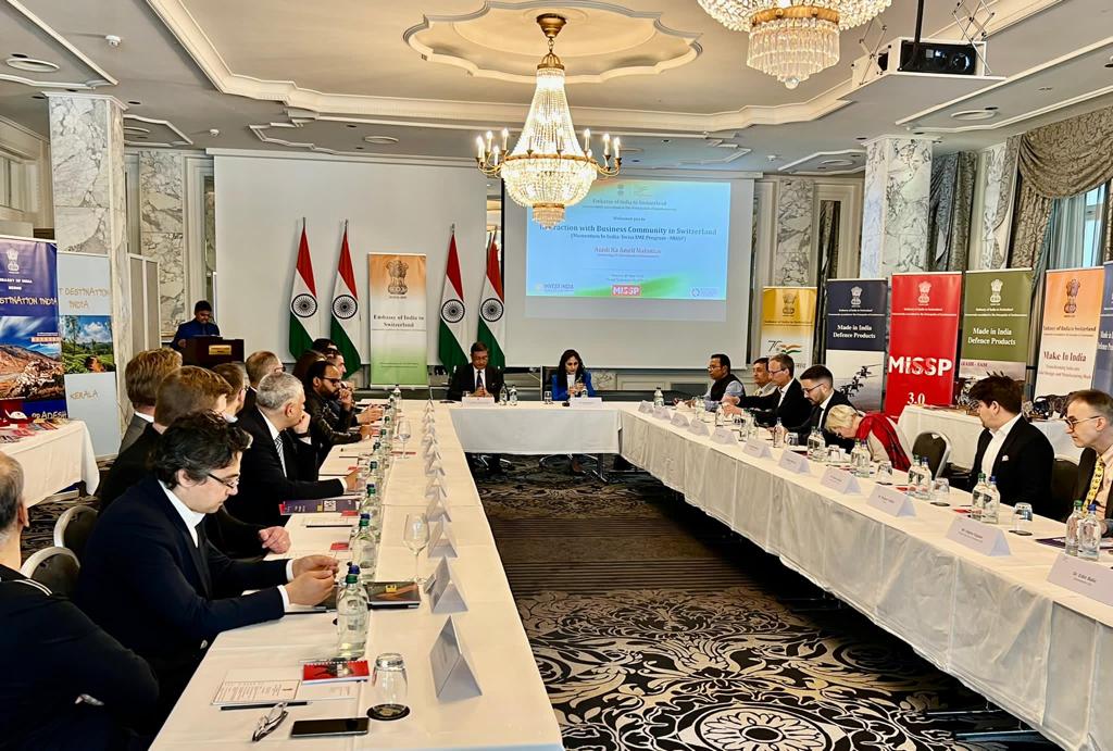 IndiainSwiss's tweet photo. Ambassador Sanjay Bhattacharyya, Ms. Ravneet Mann, VP, #InvestIndia met business leaders from Swiss #SME companies during MISSP Networking Event organized by Embassy &amp; discussed about transformation of #India as global business hub.

@MEAIndia @SecySanjay @makeinindia https://t.co/7VlITN5nij