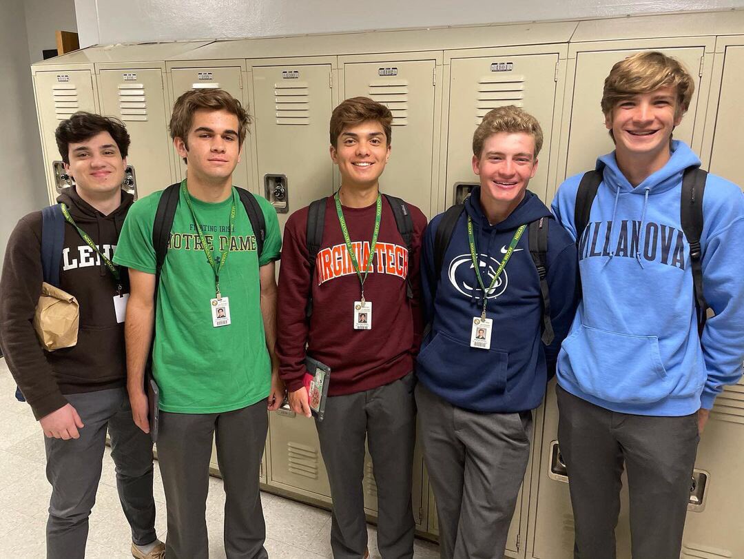 ACCHSVikings's tweet image. #VikingProud ACCHS hosted our annual "College &amp;amp; Career Shirt Day" — our Class of 2022 scholars have bright futures ahead of them! #VikingExcellence #FaithTraditionExcellence #ACCHSclassof2022 💚💛2️⃣0️⃣2️⃣2️⃣🎓🤘