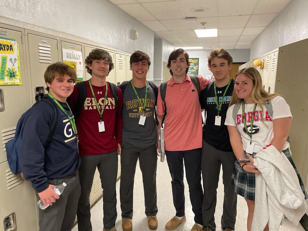 ACCHSVikings's tweet image. #VikingProud ACCHS hosted our annual "College &amp;amp; Career Shirt Day" — our Class of 2022 scholars have bright futures ahead of them! #VikingExcellence #FaithTraditionExcellence #ACCHSclassof2022 💚💛2️⃣0️⃣2️⃣2️⃣🎓🤘
