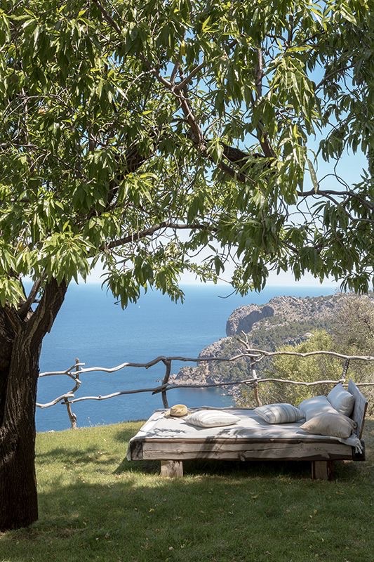 pradaamoon's tweet photo. enjoying the summer breeze and pretty views https://t.co/uDyYyxYcY5