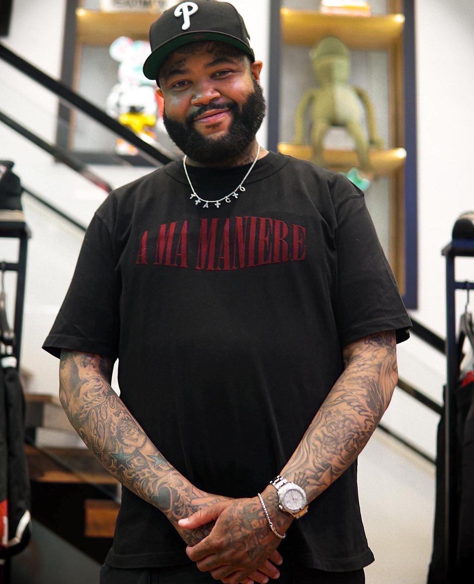 Questvizi's tweet photo. This is @frankcooker, yesterday him and the good folks @besocialplease @maniere_usa held an amazing event that provided great food, drinks, and community. I am so glad I was able to attend and even more grateful to chop it up  with so many creative individuals. 🤞🏾🤟🏾 #Houston https://t.co/9Sj53NO7bG