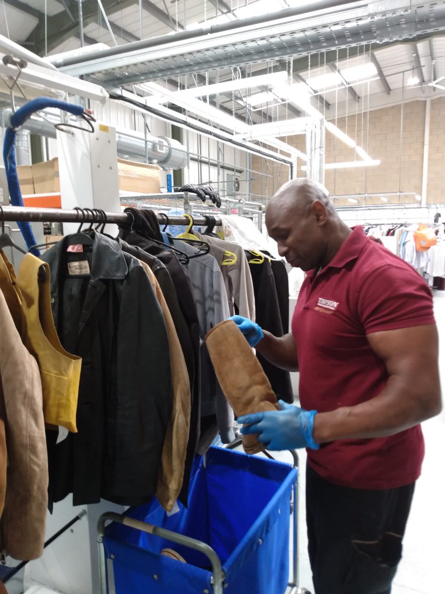 Mojo_Training21's tweet photo. Very interesting day @DCExcellence with Owen showing me all things suede, leather and sheepskin that he expertly cleans for our branches. @MOJODryCleaners @TimpsonNews https://t.co/mgKnjDju75