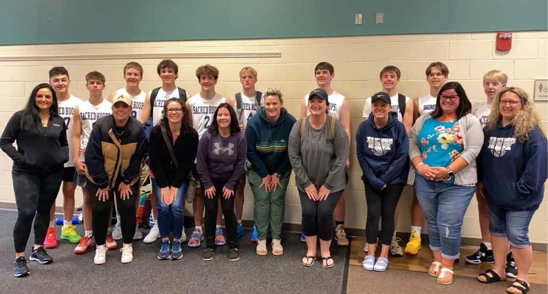What a great bonding moment for these boys and rheir familes. Special Mother's Day for the Mom's too. <a href="/SacredHoopsBB/">Sacred Hoops Basketball</a> #Family