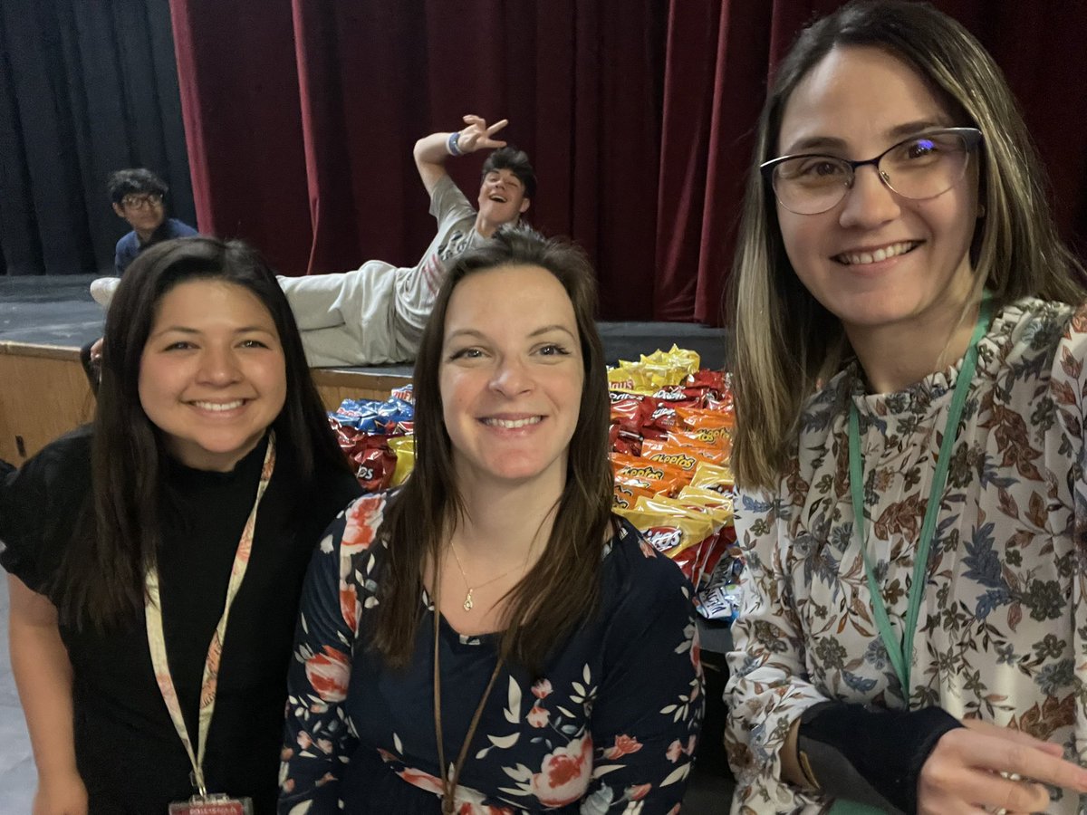 Gave our kids some fuel before their #APCSP AP Exam!! So #MineolaProud that our district is able to offer #CSforAll and allow students the opportunity to learn about coding and get college credit! 🧑‍💻👩‍💻