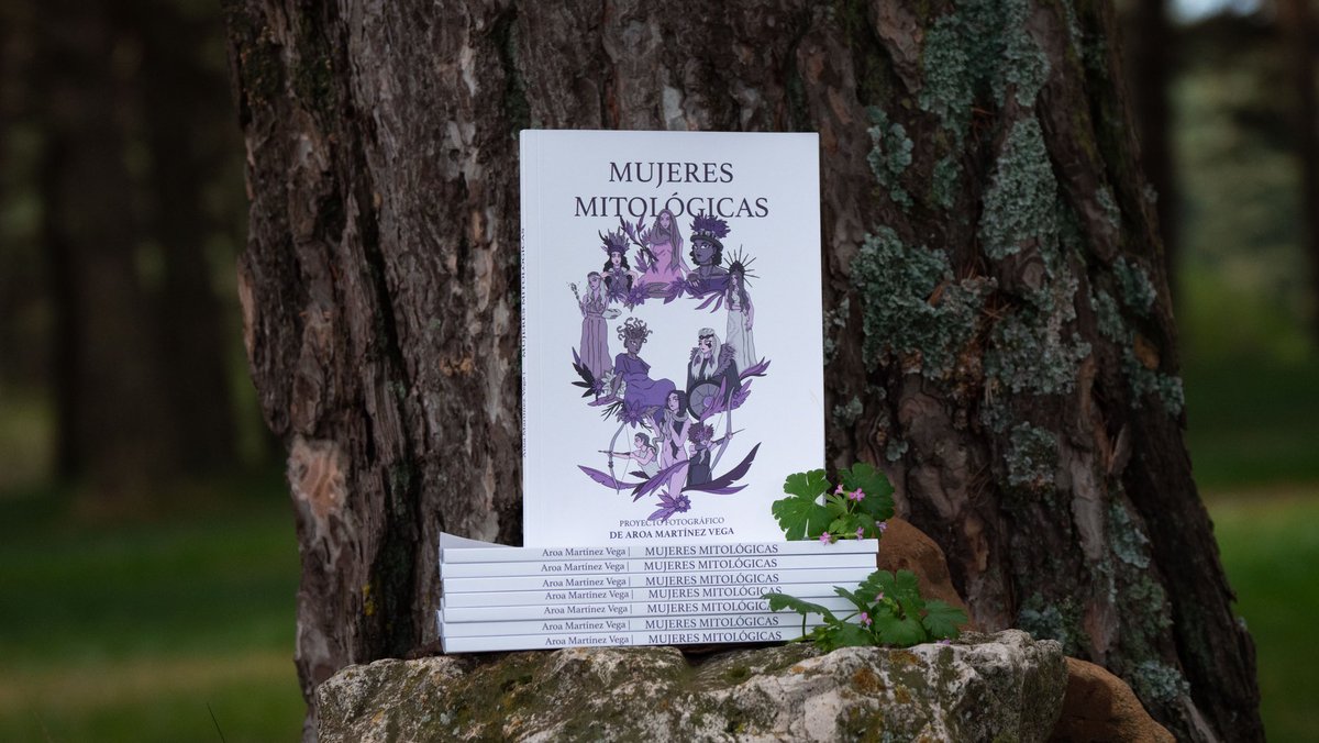 aroamv_'s tweet photo. Estoy muy orgullosa de mi misma, de verdad…💜📖 https://t.co/VtBAeO3byD