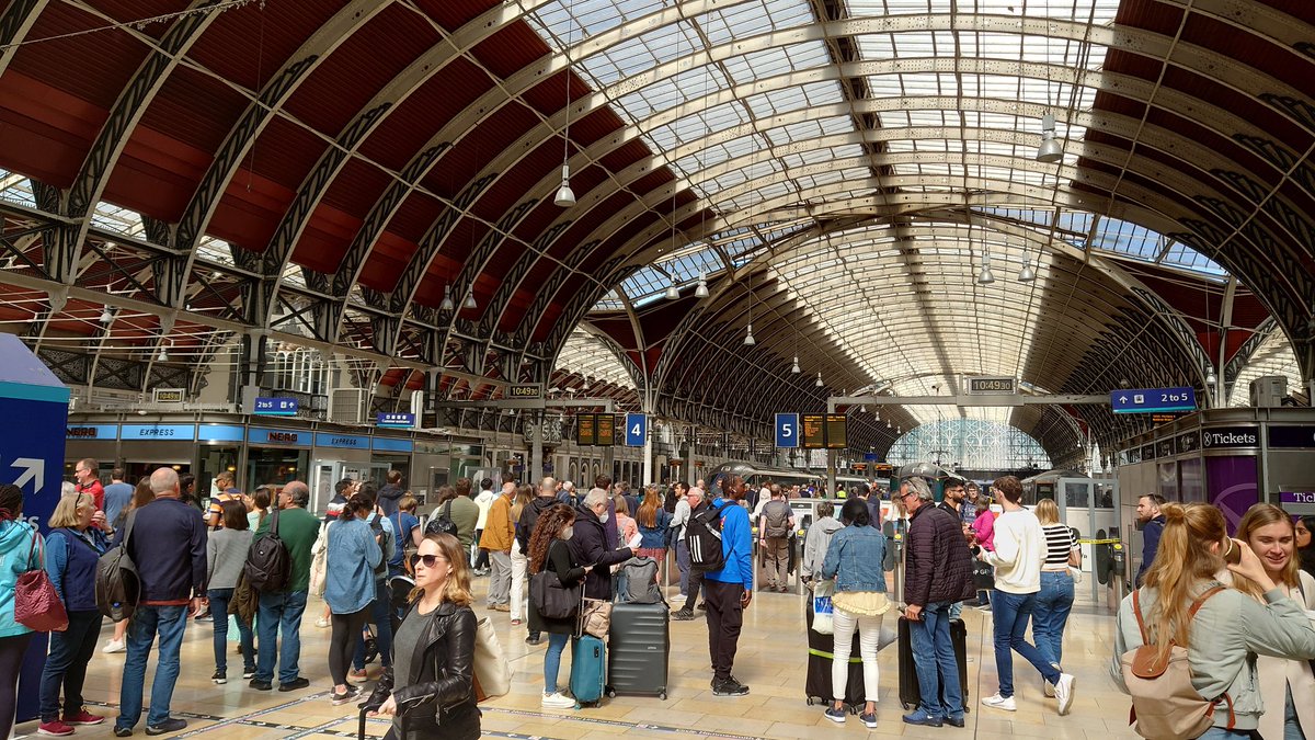 TeemoChan111's tweet photo. First time to stay in UK!
#bristol #business_trip https://t.co/ZkY9qLw6Ct