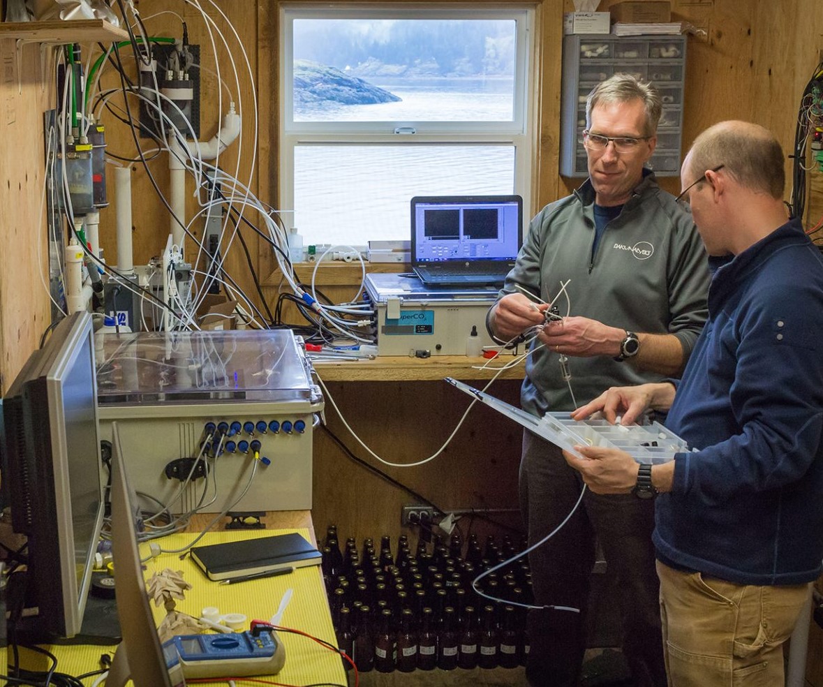 OA_NOAA's tweet photo. #OceanAcidification tech helps us continuously track #OurChangingOcean. In Alaska, “Burke-o-lators” are used to monitor ocean chemistry throughout the year, aiding shellfish hatchery production. 
Read more: https://t.co/wRtrZDAMyo 

#OAinMay #TechTalk #resilience #aquaculture https://t.co/UO2U8K9fkC