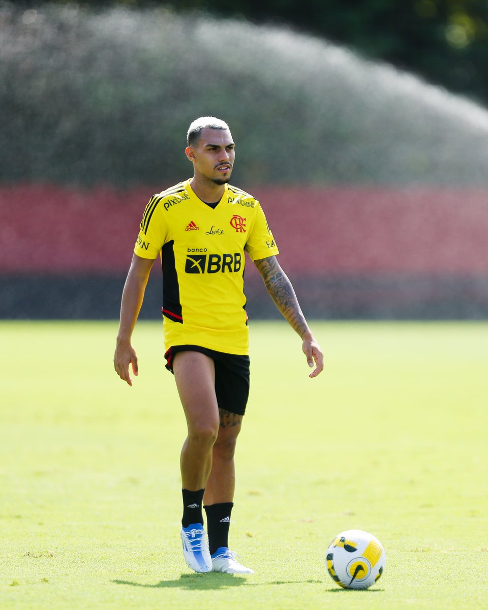 Flamengo_en's tweet photo. Back to work 💪 https://t.co/fcm6R2AUPi