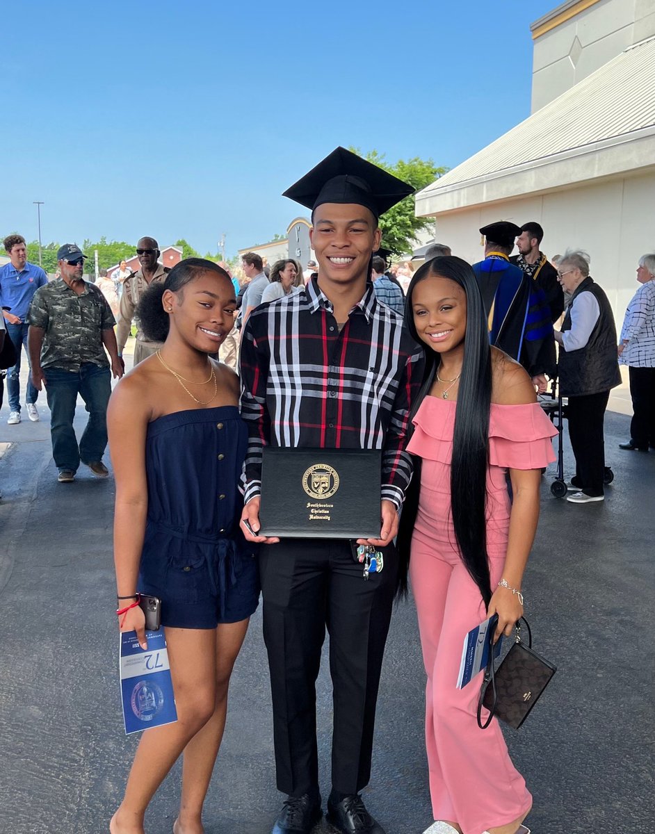 marcusdtc's tweet photo. DEGREED 🍾🕺🏽 #FREETHEGUYS https://t.co/TFuWzqTWUu
