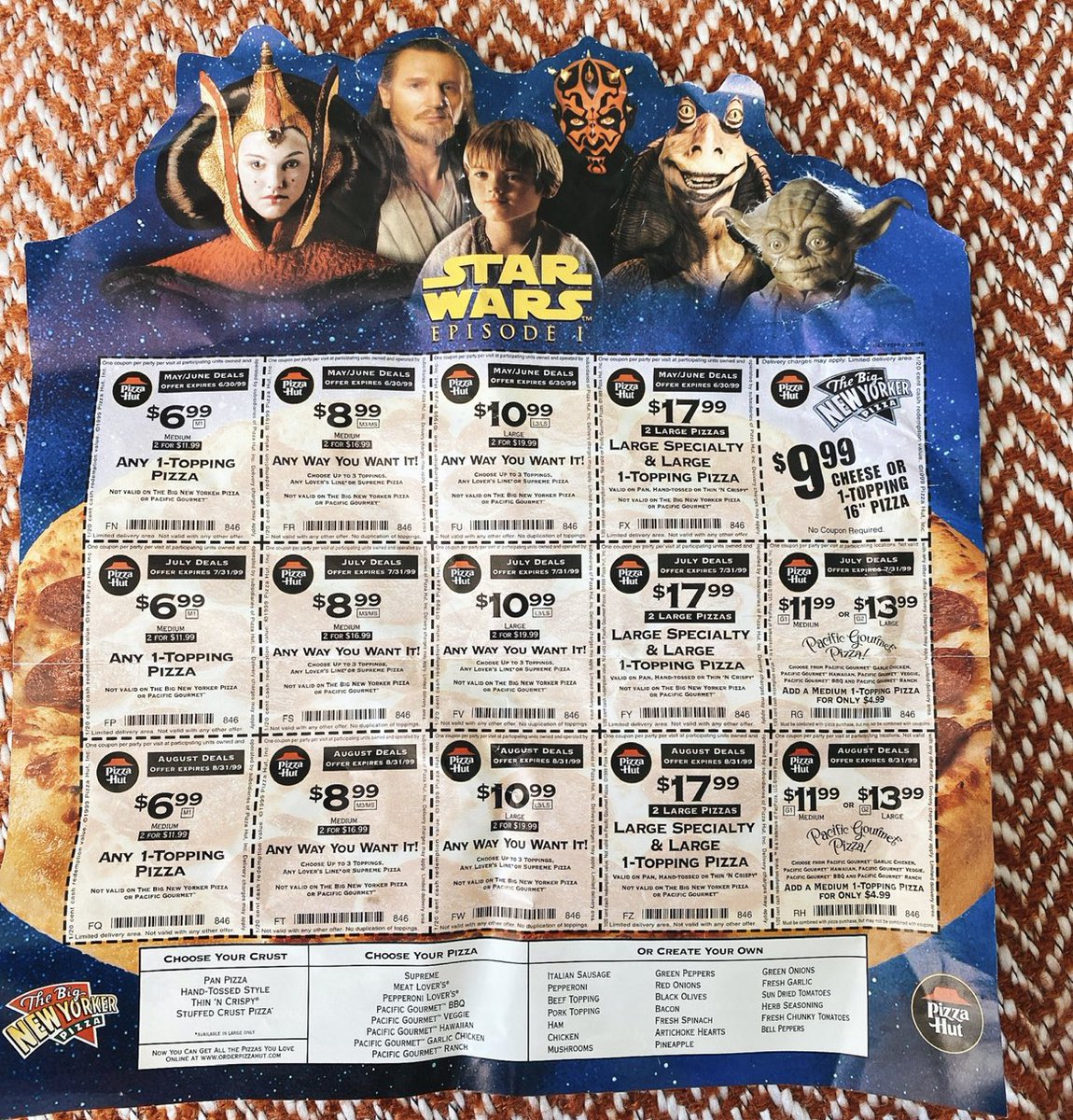 StarWarsThrift's tweet photo. I love finding these to hang on my fridge lol! The reaction every time I ask the vendor how much for a piece of paper is priceless 🙃. #fleafinds https://t.co/mmibql5q6C