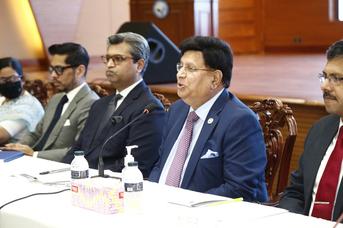 USBanglaTrade's tweet image. Foreign Minister Dr. @AKAbdulMomen welcomed the US Bangladesh Biz Council Delegation at the Foreign Services Academy, noting the critical role business plays in advancing US-Bangladesh ties.

#USBD
#USBBC
#USBDTies