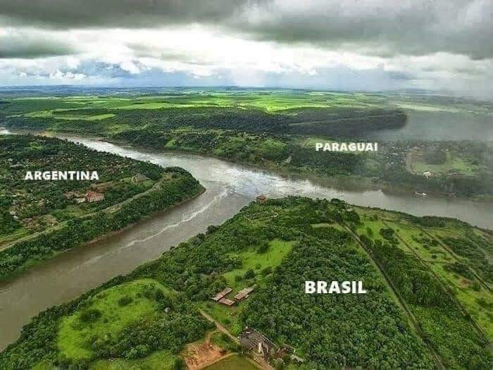 limifi31's tweet photo. @GilberdykeRocks as rivers are the topic this term. I found these great pictures on the Nature Chronicles page on fb to show Lyra how rivers can be natural borders to seperate countries. https://t.co/NUqDwL3hsn