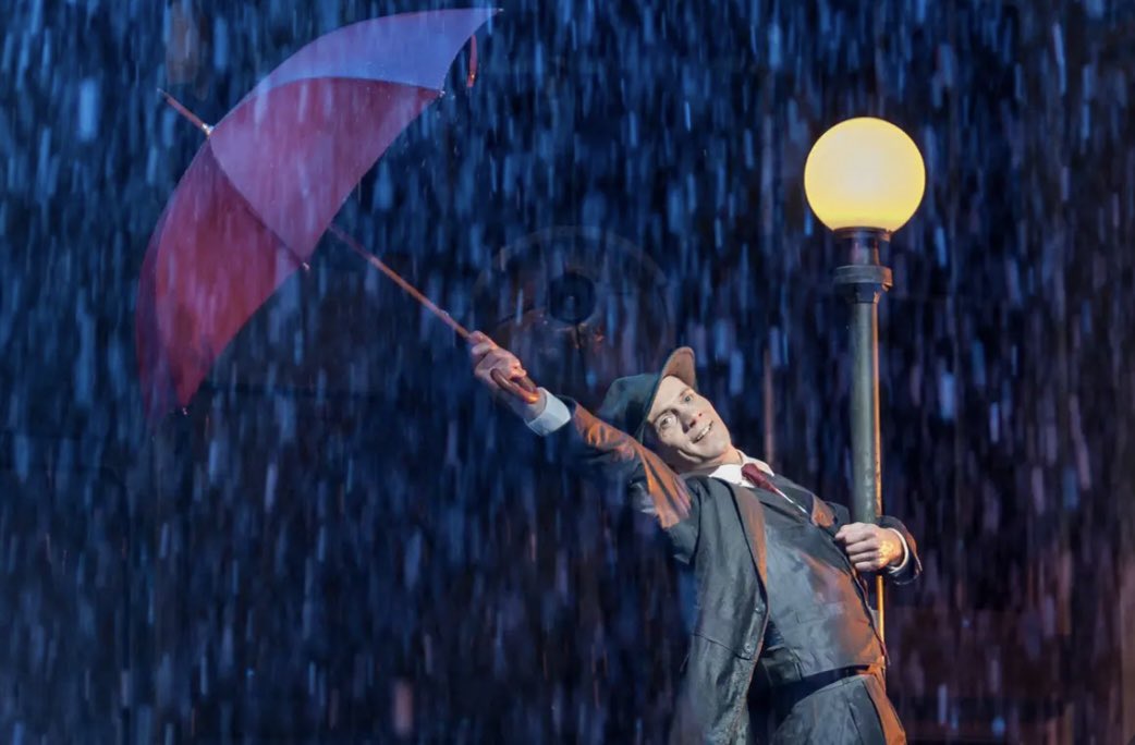 MANCTHEATRICAL's tweet photo. RAIN + MANCHESTER goes hand in hand….. So why not book @intherainsocial SINGING IN THE RAIN @PalaceAndOpera this week?! See this tap-dancing JUGGERNAUGHT as the cast splashes a rainbow through the showers until Sat 14th May - Not to be missed #CLASSICMUSICAL #SINGINGINTHERAIN https://t.co/9gxrK4xg5U