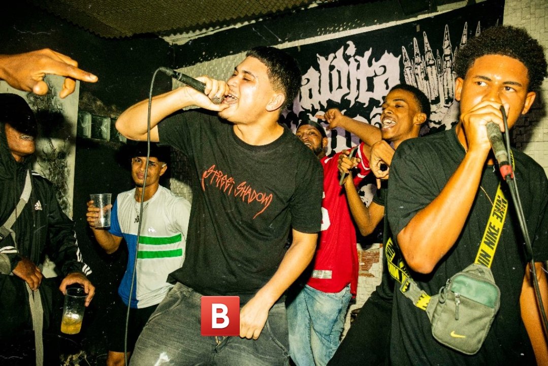 nobrokeyang's tweet photo. VEM COM OS 013LOKO‼ On Gang❤💚❤💚❤💚

Click do evento Realizado pela @mafiacaicaraprod
Shot by: @eusanchezzz

@os013_loko /@streetshadowofficial 

4EBBR❤💚 16/05 em todas as Plataformas De Streans‼

#bxdsantista #armadilhas #nobrokeyang #feed #explorar #pg #os013 https://t.co/WfIG5Ih0Hx