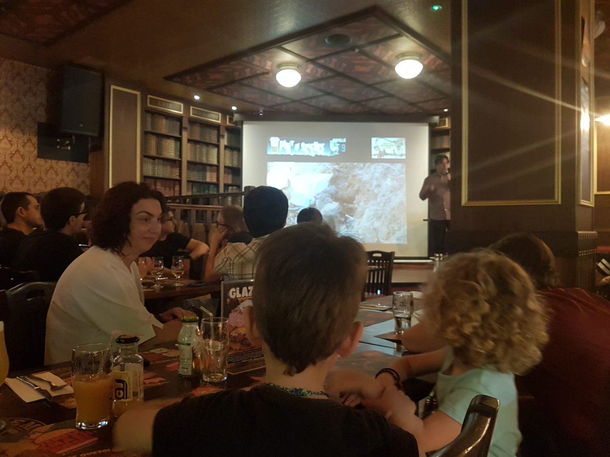 silderob's tweet photo. #Pint22CAS tienes algo mejor que hacer?? Has visto un dinosaurio?? Lo busca Andrés Santos-Cubedo: One of Our Dinosaurs is Missing!!!
Licenciado en Ciencias Geológicas por la Universitat Autònoma de Barcelona https://t.co/oXbM3QunoJ