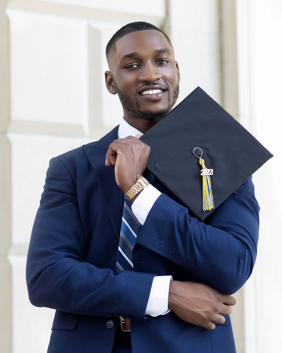 1804zac's tweet photo. Undergrad ✌🏾 #Emory22 https://t.co/golbtB5eSu