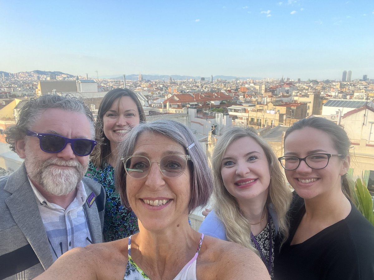 After a busy #ISE2022 Monday (some of) team Wildwood take 5 mins before next appt - vibes are good for the week