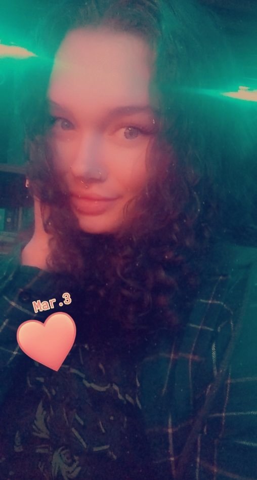 MykieFoxx's tweet photo. #selfiedump #newtotwitter #selfie #headshot #inspiringmodel #model #modeling #curlyhair https://t.co/TGpBYMIbUc