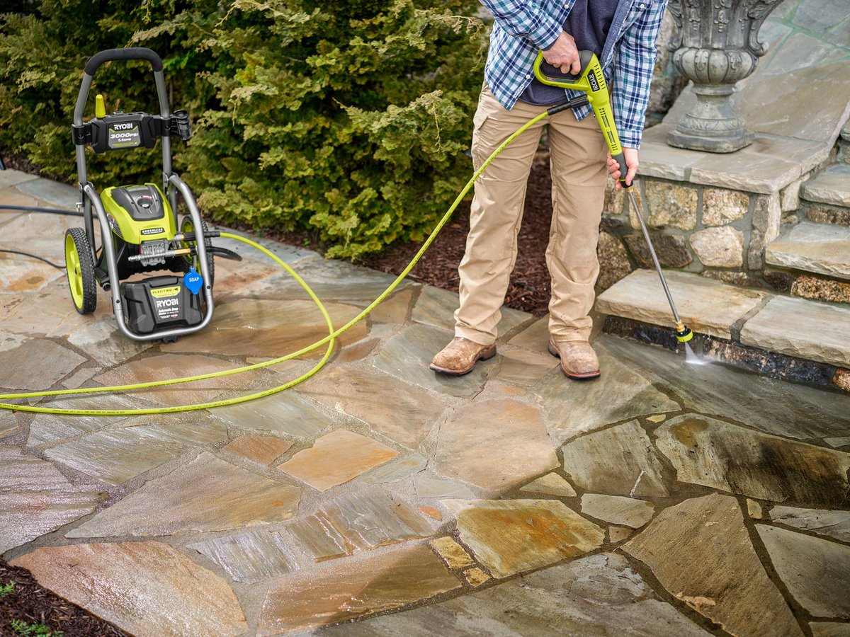 ProToolReviews's tweet image. Hey #homeowners, have you heard about @RYOBItoolsusa's new 3000 PSI pressure washer? It puts out 1.1 GPM of force while blasting away dirt and grime. Best of all? It's fully electric. Get it now exclusively at @HomeDepot!
#powerwashing #ptrryo22