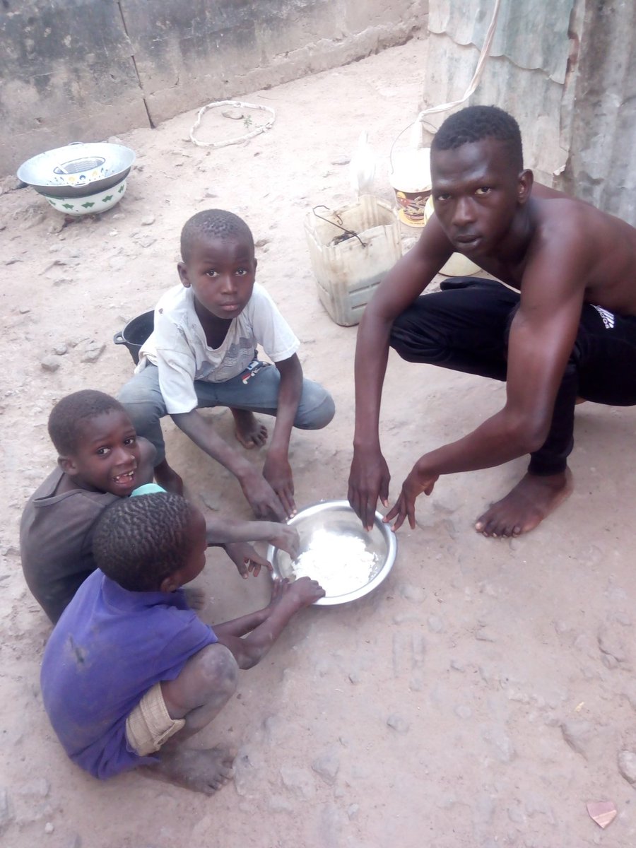 aliuejallow tweet picture