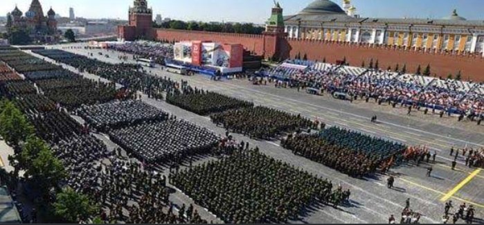 MundosurI's tweet photo. 🇷🇺 Rusia conmemora los 77° Aniversario de la Víctoria de la Unión de Repúblicas Socialistas Soviéticas U.R.S.S. sobre la Alemania nazi en la Gran Marcha Patria (1941 - 1945). https://t.co/90zjTS5jNJ