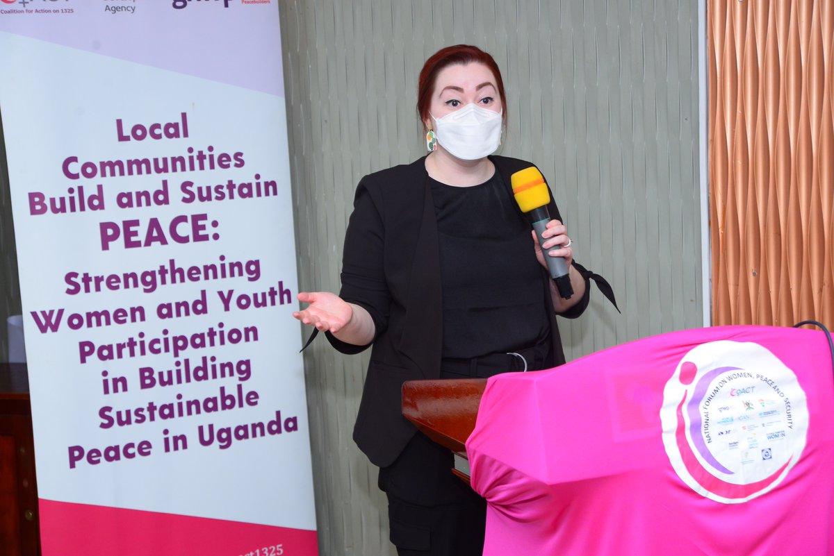 gnwp_gnwp's tweet photo. GNWP's @leclerc_katrina called for linkages b/w WPS & #YPS + increased financing for local women peacebuilders. She showcased:
βοΈ The importance of legal obligations to monitor #WPS
π Existing monitoring frameworks for WPS agenda
π Int'l good practices on M&E
#WPSForumUG https://t.co/VbP1nhI8T4