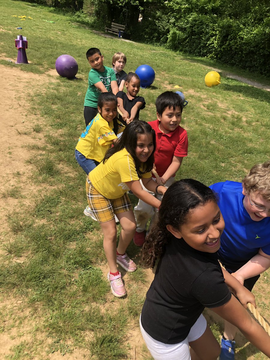 ReadWriteAway's tweet photo. We’re having a great day MOVING OUTSIDE ALL DAY for field day at Whitsitt! @MNPS_kidshealth #MNPSWellnessWeek2022 https://t.co/W6FoM6zMJq
