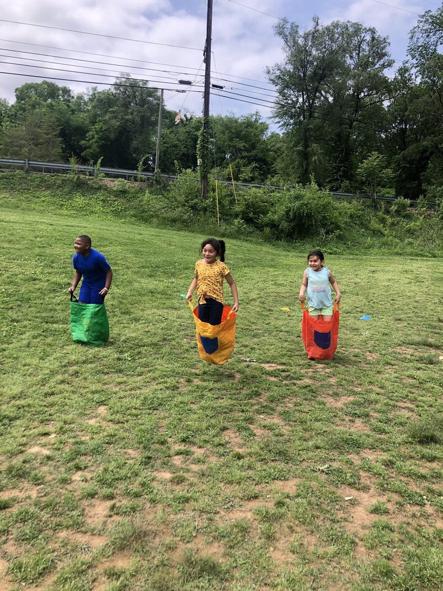 ReadWriteAway's tweet photo. We’re having a great day MOVING OUTSIDE ALL DAY for field day at Whitsitt! @MNPS_kidshealth #MNPSWellnessWeek2022 https://t.co/W6FoM6zMJq
