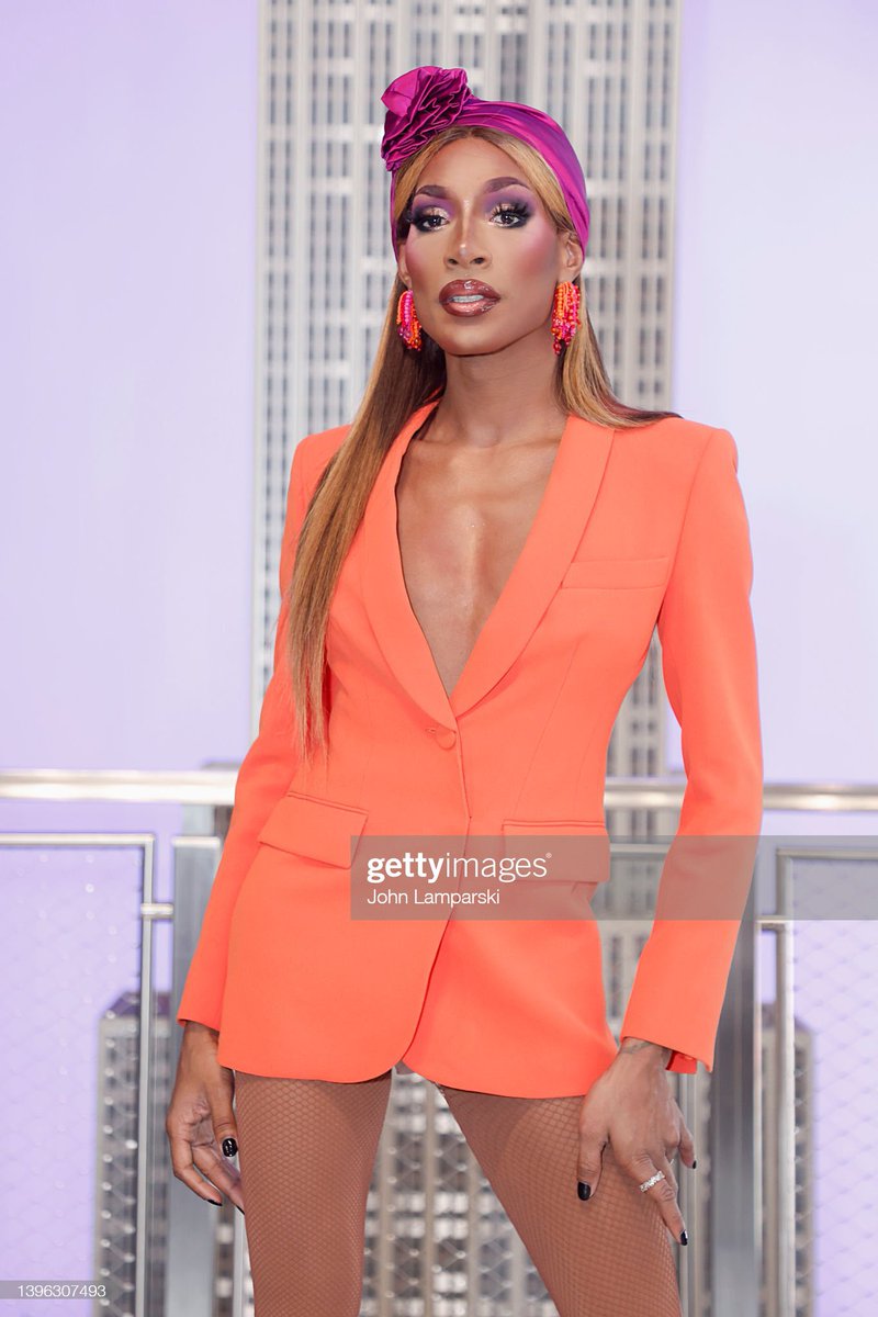 heymissakeria_'s tweet photo. no because who’s doing it like them??! #DragRace https://t.co/piLCGE0UDv