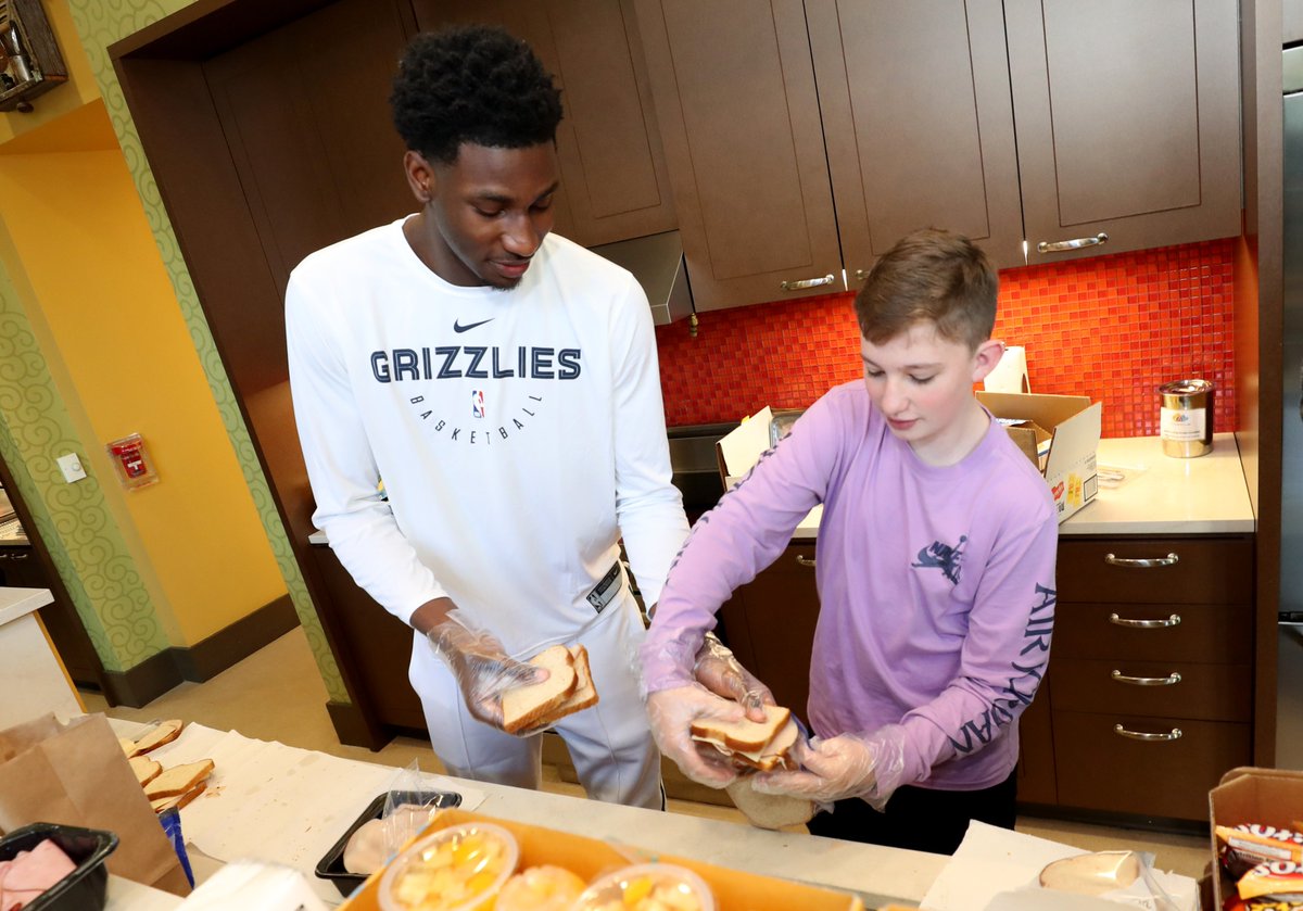 GrizzCommunity's tweet photo. #JarenJacksonJr is up for the #NBACommunityAssist award and we need your vote! 

RT this to vote NOW! 

1 RT = 1 Vote 🗳️ https://t.co/4AruvxV7B6