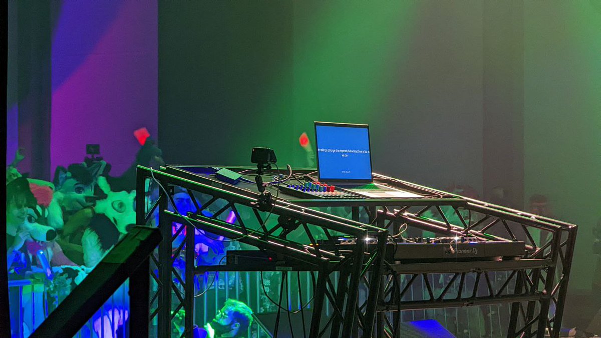valantnovalight's tweet photo. DJ's, remember to disable your updates!  This happened literally five minutes before going on.
#FWA2022 https://t.co/VDWa3PT2xw