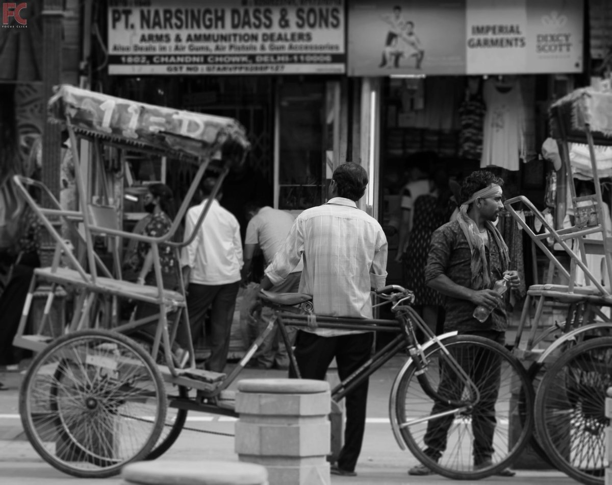 FocusClick_'s tweet photo. Tera hua na mein kabhi🚫
Name - wafadar bewafai #5
Photograph By - @iamparas.jain
#focusclick #thefocus #streetphotography #streetart #delhistreet #chandnichowk #monochrome #natgeo #natgeoyourshot #timesofindia #UkraineRussianWar https://t.co/gtfBWXZyap