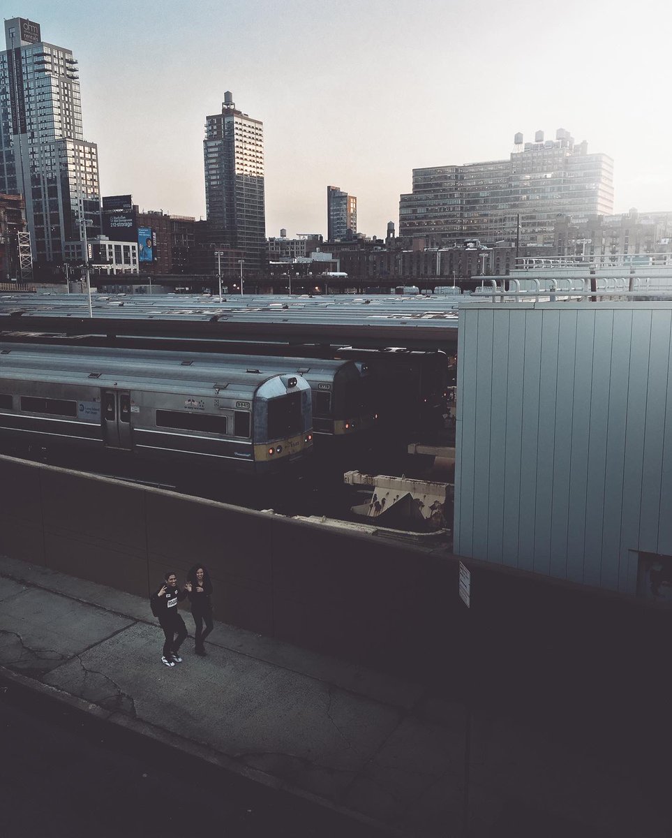 CKriegsheim's tweet photo. From uptown through midtown to downtown. Strolling 🚶🏼‍♀️ through the streets. #NYC #NewYork #photography #streetphotography #urbanphotography #photographylovers https://t.co/ulQbOCj1Q6