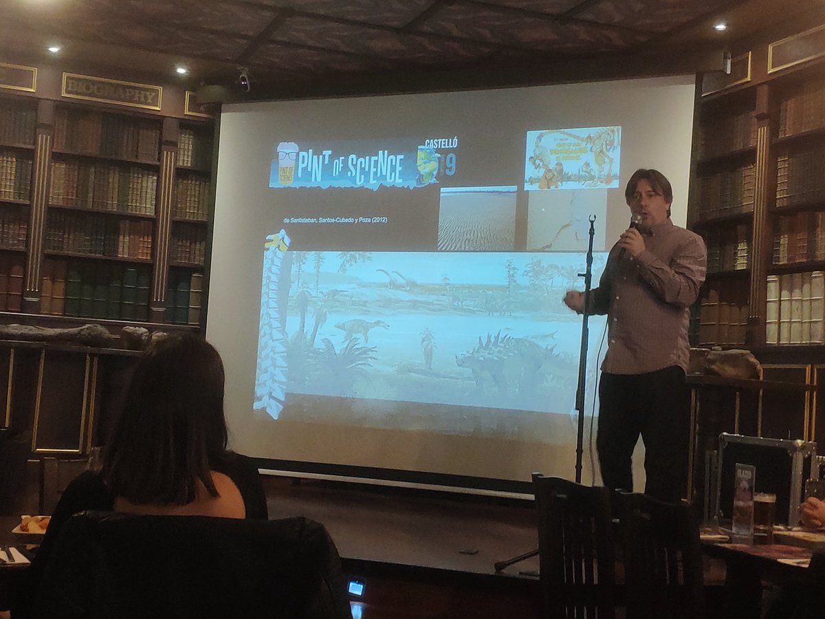 nattmontada's tweet photo. #Pint22ES #Castello Muy interesante la charla de Andrés Santos-Cubedo sobre los dinosaurios de Cinctorres!! @pintofscienceES https://t.co/lknNtFqk4q