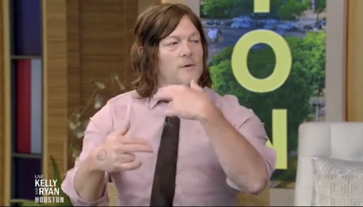SuzieSaysPlease's tweet photo. 🔥🔥🔥🔥🔥🔥🔥🔥🔥🔥

The full #NormanReedus #TheRavaged interview from the Mon May 9th interview!!!😃

Thank you @emikoko896 &amp; @lauraraw for the inspiration to google a little more...creatively!😄

The Norman section is from ~17.32 mark to ~27.07 mark!😍

https://t.co/WkrcE5eQPg https://t.co/VJ2y9oWfZU